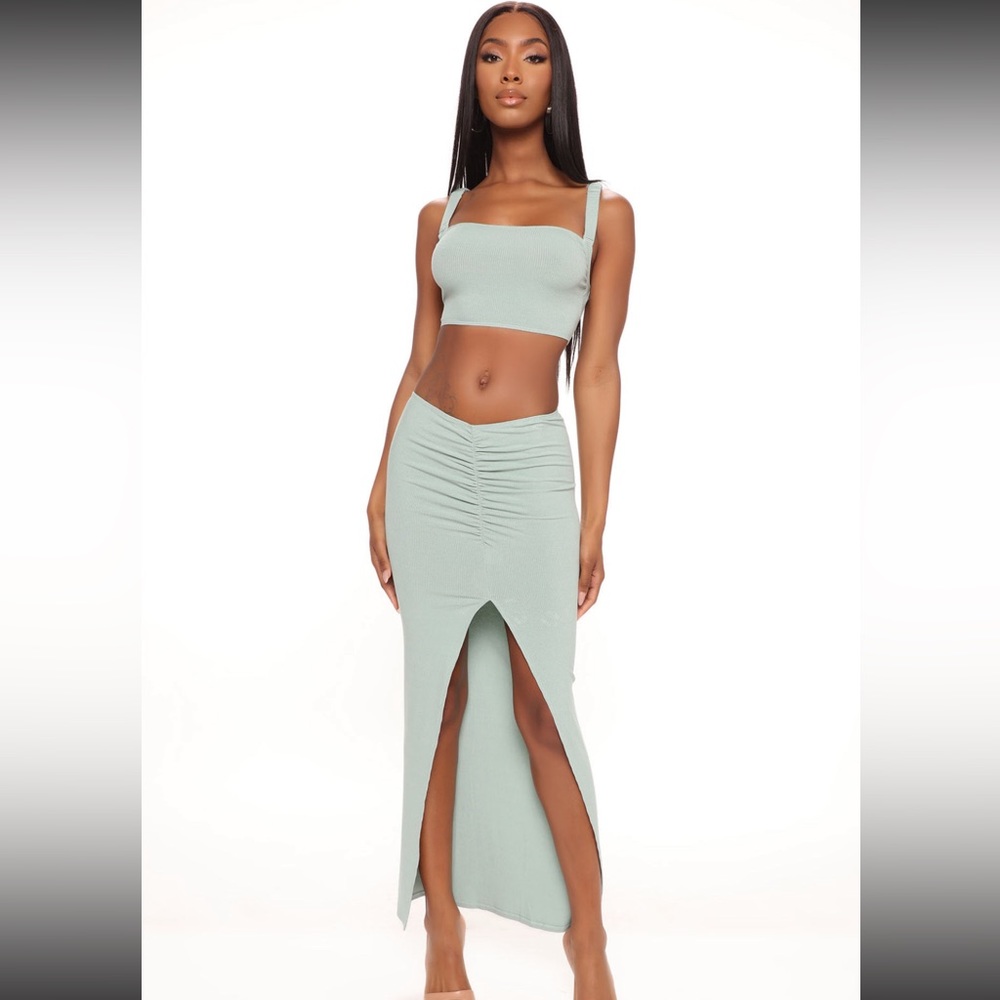 Ribbed Skirt Set